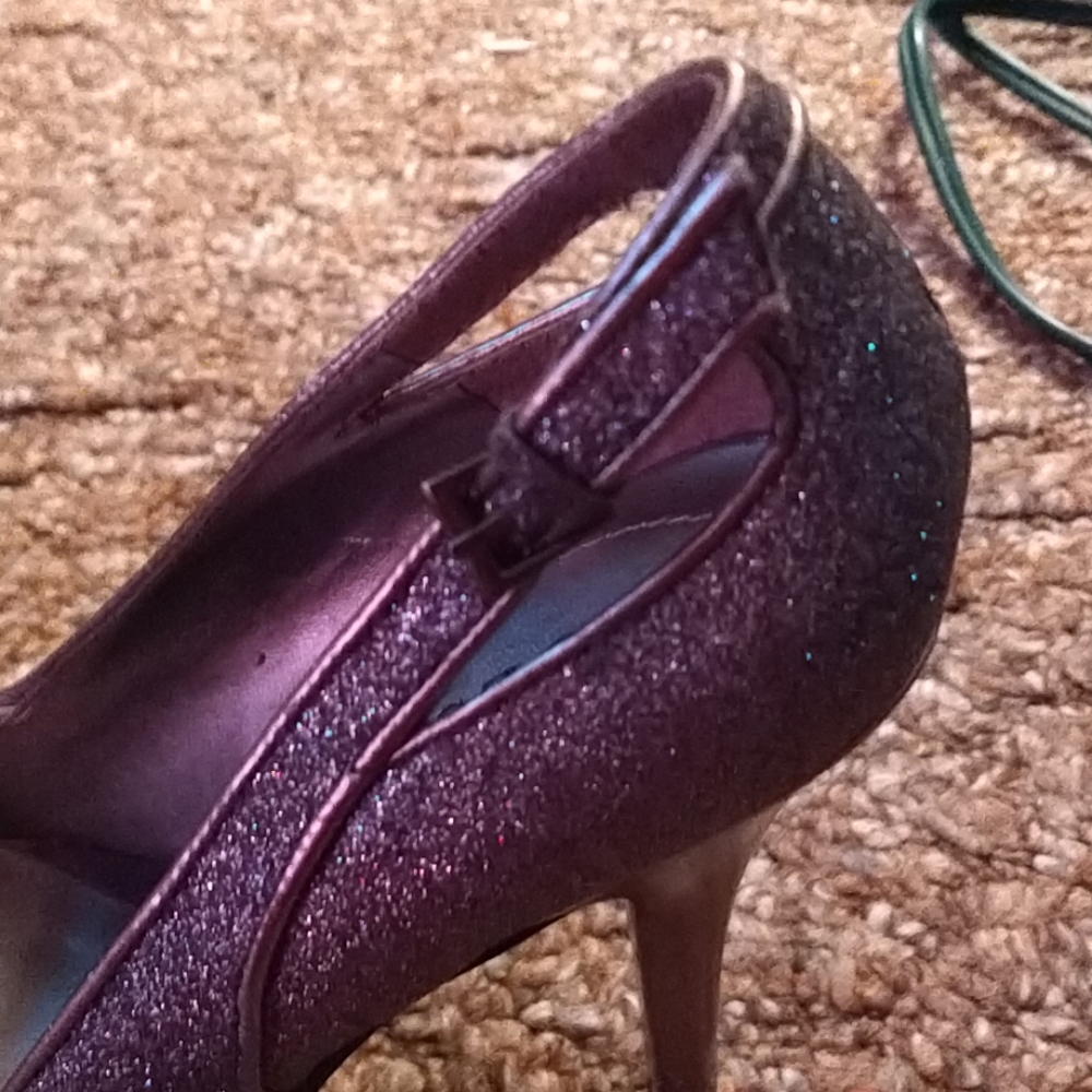 Shoes - Picture 2 of 3